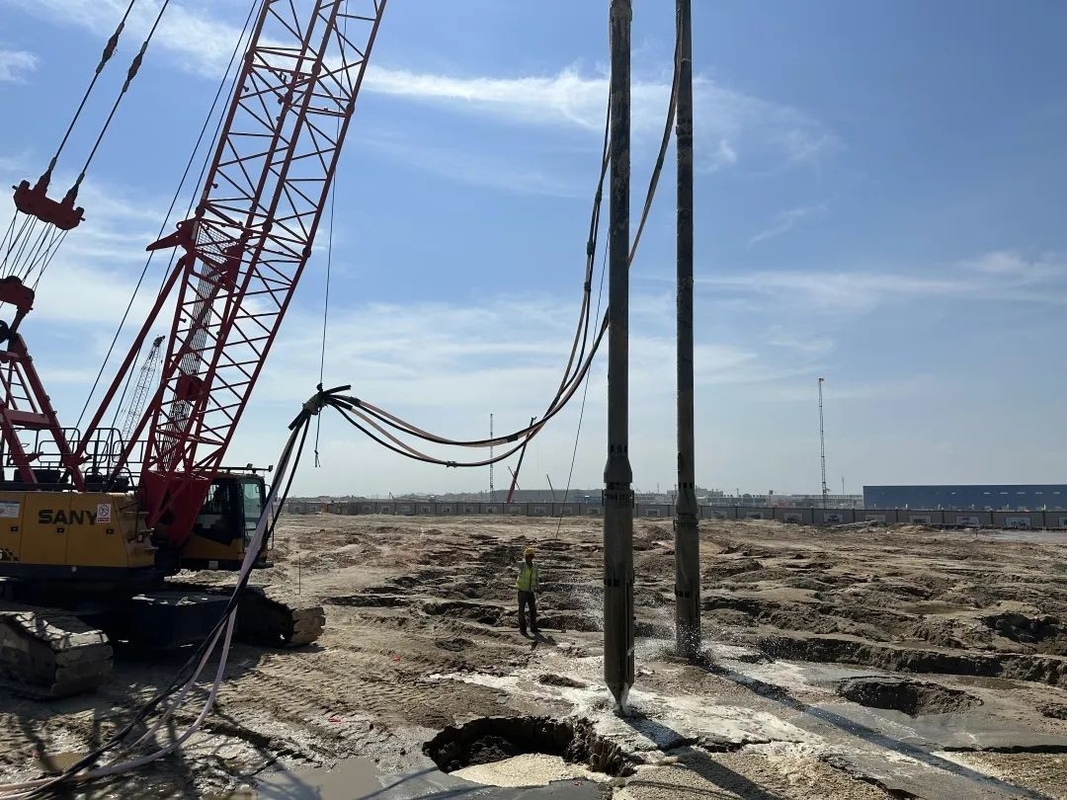 Bate-estacas Vibro Compactação Melhoria do solo Vibraflotação de estacas 180kw para solo macio
